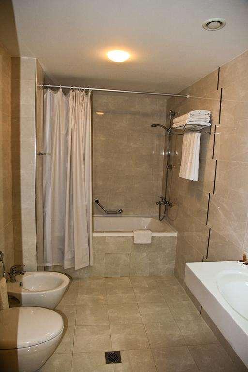 Fieri Hotel Fier Habitación foto
